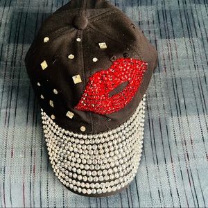 Black ball cap with rhinestone lips